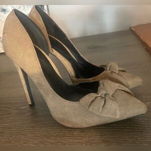 Wild Diva Lounge Taupe Shoes Women's Size 7 High Heels